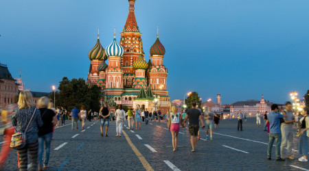 Roter Platz, Moskau mit Basilius-Kathedrale (Quelle: Pixabay)